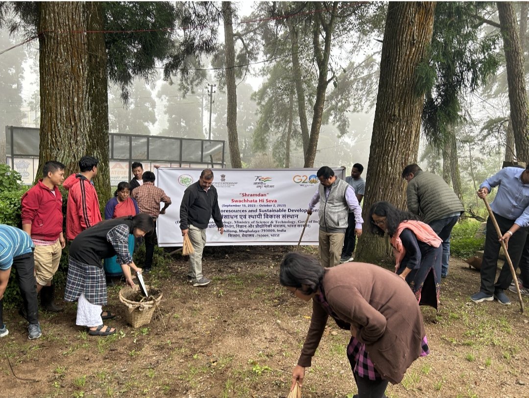 ibsd-has-conducted-cleanliness-drive-with-director-scientists-students-and-staffs-of-ibsd-in-the-office-premises-and-campus-for-implementation-of-swachhata-hi-sewa-on-27-sept-2023-