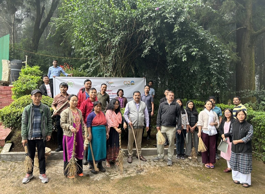 ibsd-has-conducted-cleanliness-drive-with-director-scientists-students-and-staffs-of-ibsd-in-the-office-premises-and-campus-for-implementation-of-swachhata-hi-sewa-on-27-sept-2023-