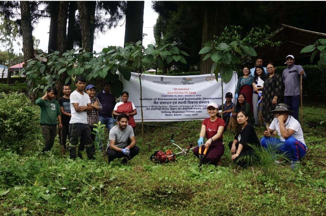 ibsd-staffs-of-shillong-centre-also-carried-out-cleanliness-drive-in-the-institute-campus-and-experimental-field-sides-under-swacchata-hi-seva-on-1st-october-2023-