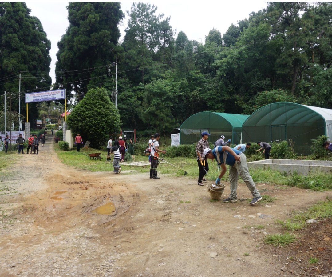 ibsd-staffs-of-shillong-centre-also-carried-out-cleanliness-drive-in-the-institute-campus-and-experimental-field-sides-under-swacchata-hi-seva-on-1st-october-2023-